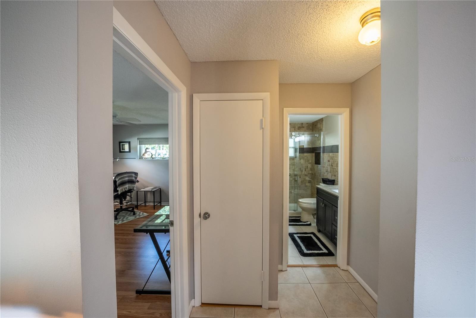 CIRCLE SQUARE WOODS - Residential