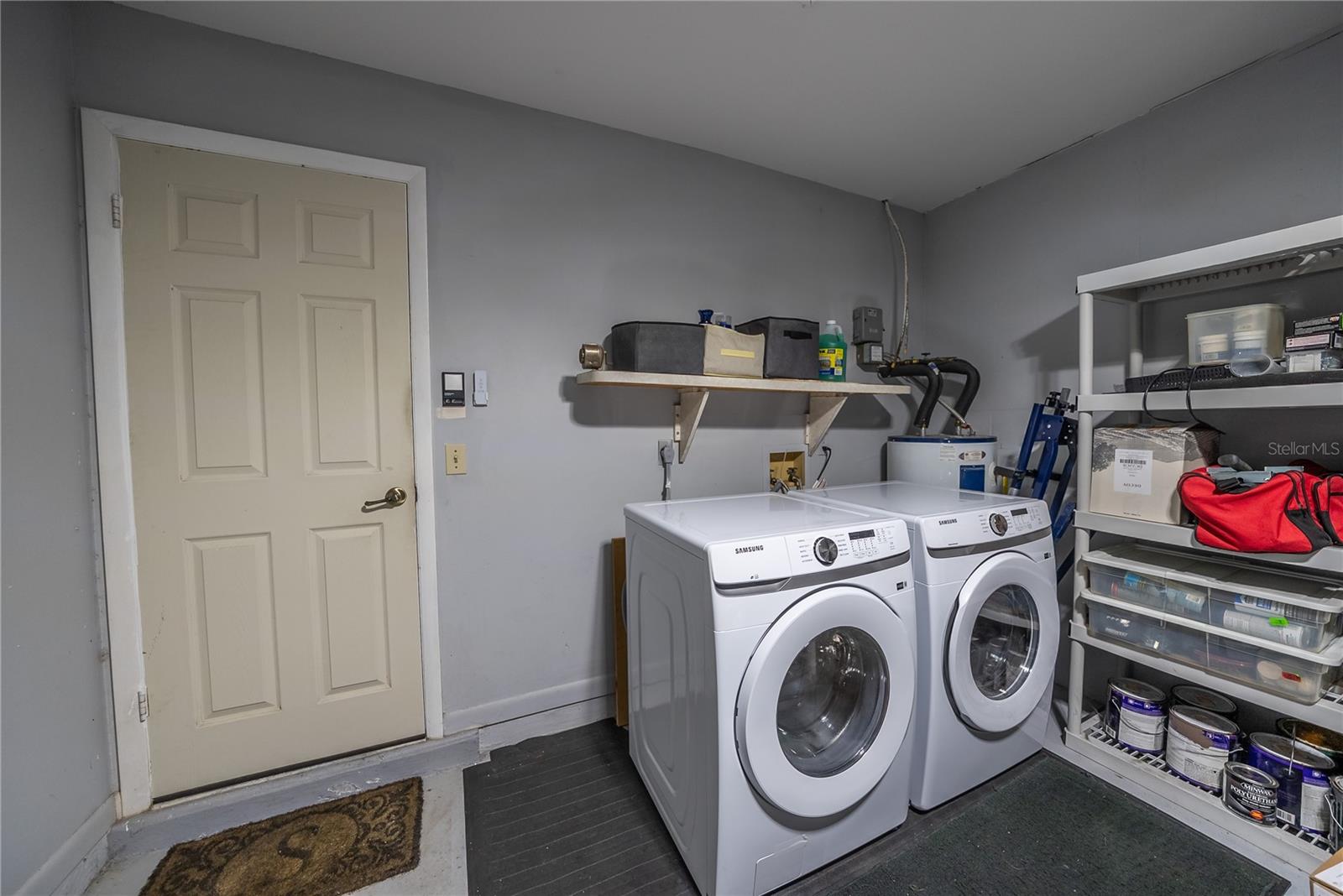 CIRCLE SQUARE WOODS - Residential