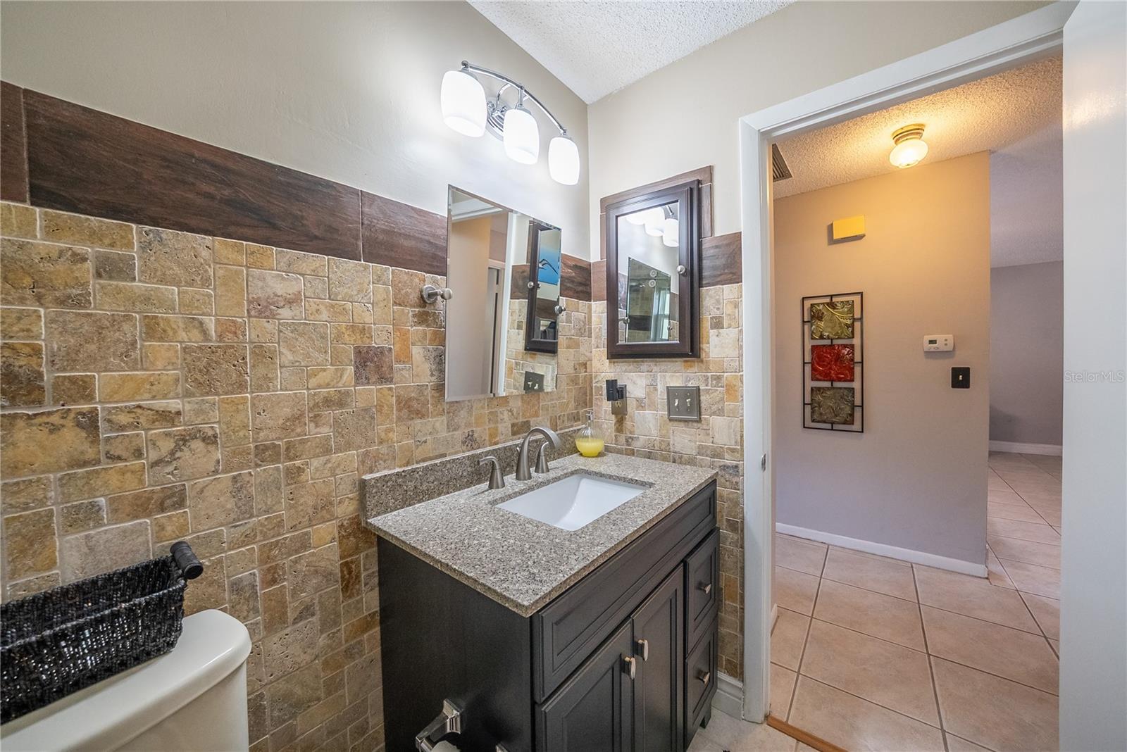 CIRCLE SQUARE WOODS - Residential