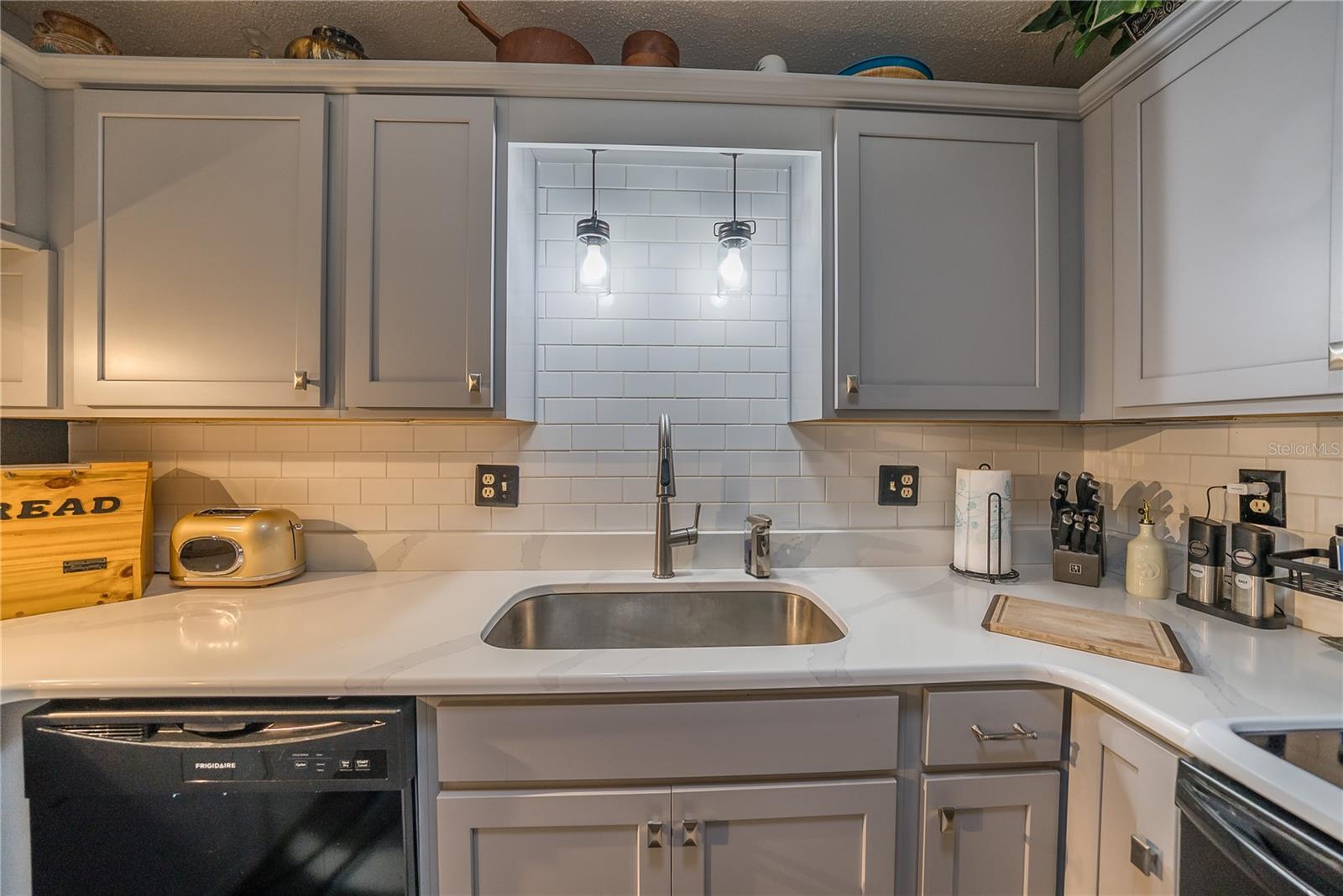 CIRCLE SQUARE WOODS - Residential