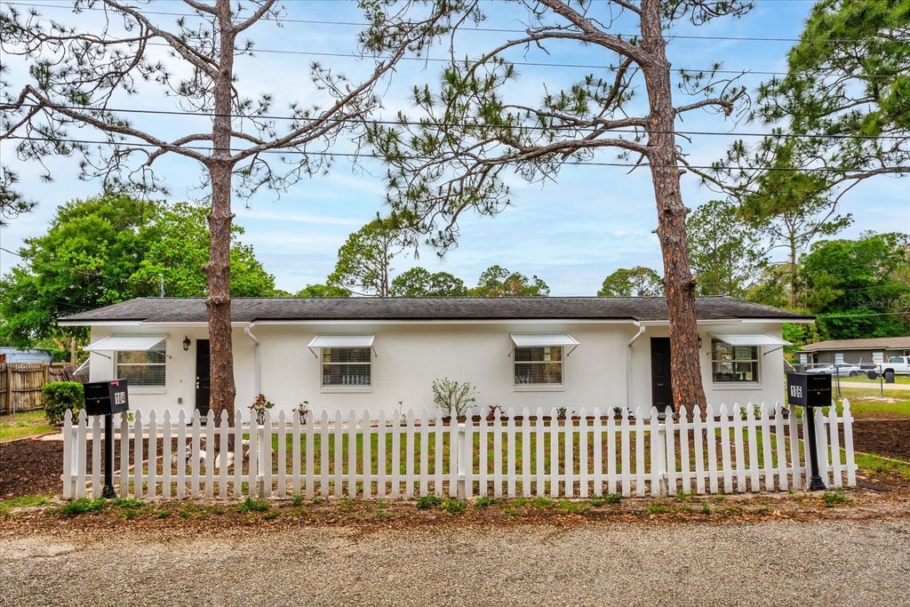 Photo of 104 N Driftwood Lane, Sanford, FL 32773 (MLS # O6423696)