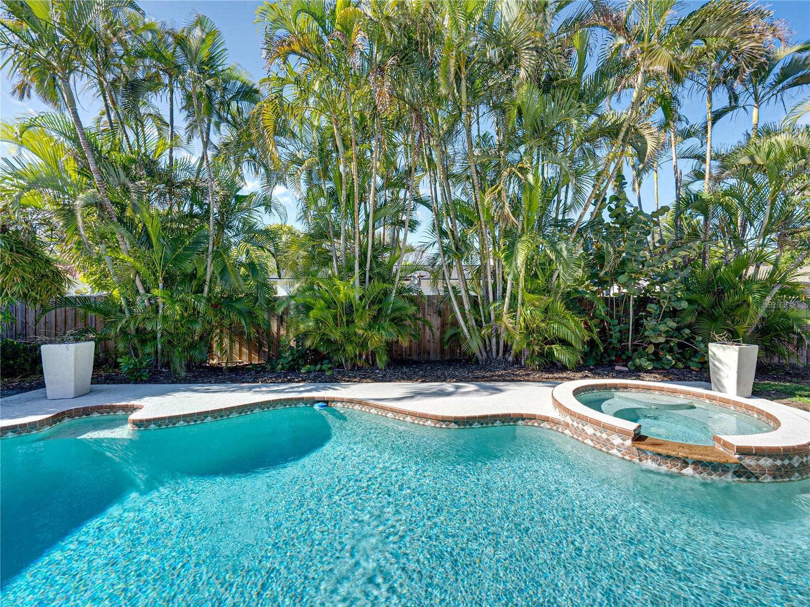 SHORE ACRES SEC 1 TWIN LAKES ADD - Residential