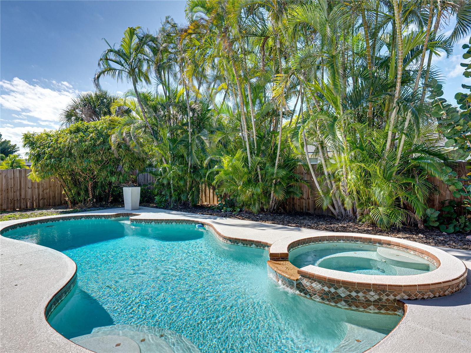 SHORE ACRES SEC 1 TWIN LAKES ADD - Residential