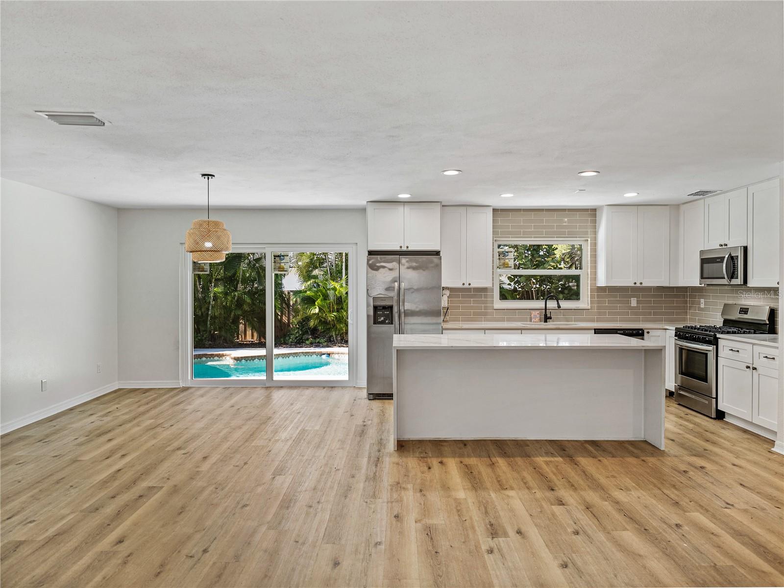 SHORE ACRES SEC 1 TWIN LAKES ADD - Residential