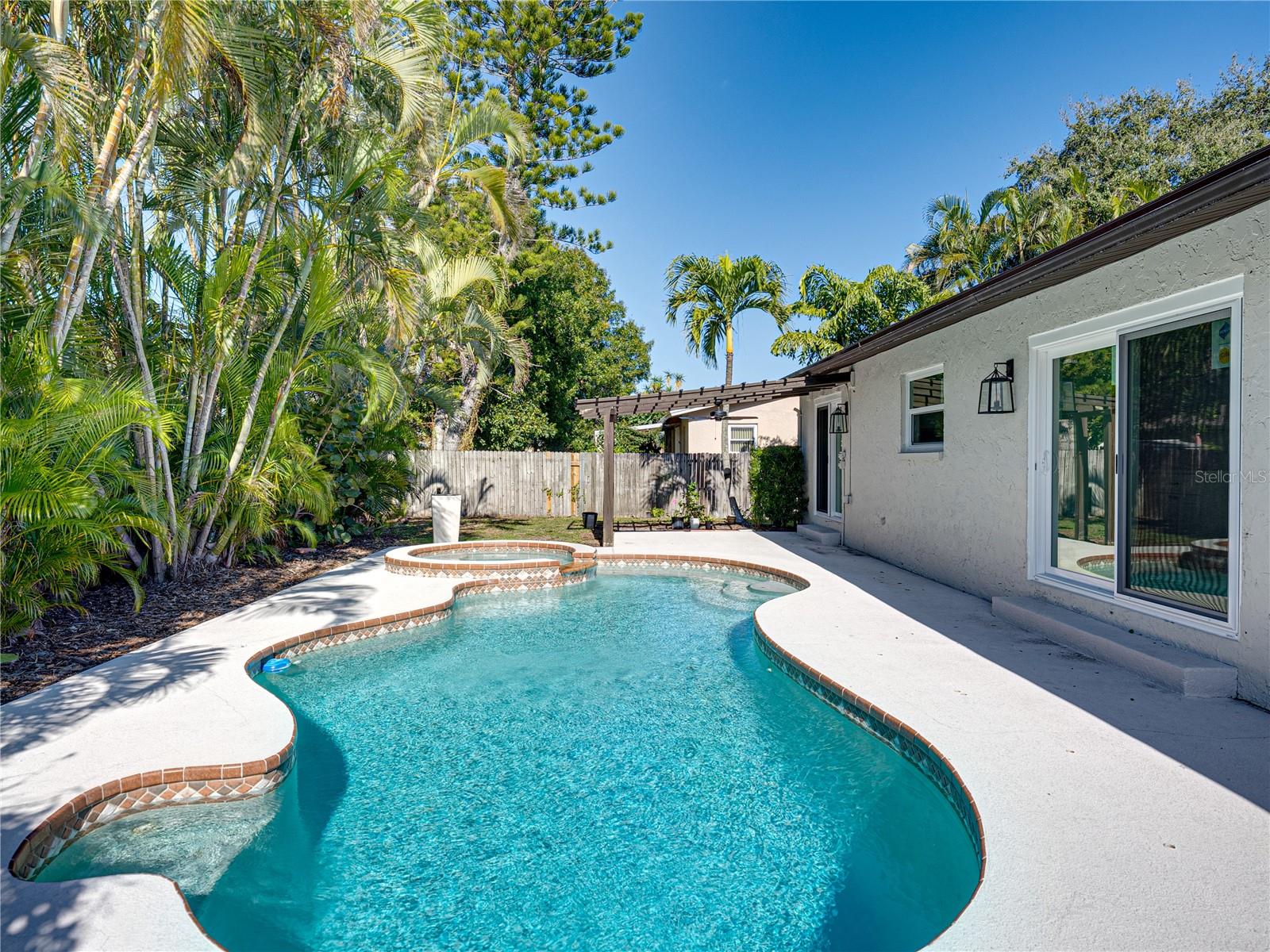 SHORE ACRES SEC 1 TWIN LAKES ADD - Residential