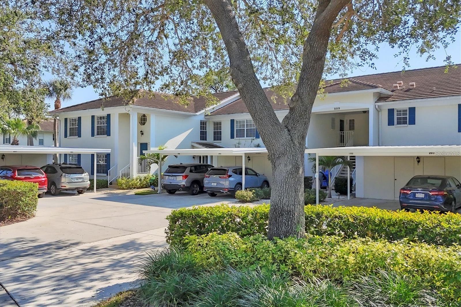 Need a gorgeous place to stay while looking for your perfect place? Want to get a feel for the area before making the plunge? Do you just need an extended vacation? Lets negotiate your stay, monthly rates from $3750 - $7500 depending on time of year and length of stay.
Beautiful 2-bedroom, 2 bathroom condo in the heart of Venice. Situated in the prestigious Plantations Golf and Country Club, this newly renovated condo is surrounded by lush golf courses and is a short drive to beaches, shops, and restaurants. It is also just steps away from the community pool. Stylishly furnished, this is the ideal vacation getaway for those seeking to enjoy downtown Venice, local beaches, or any of the Venice golf courses. It is a quiet oasis for your extended vacation.