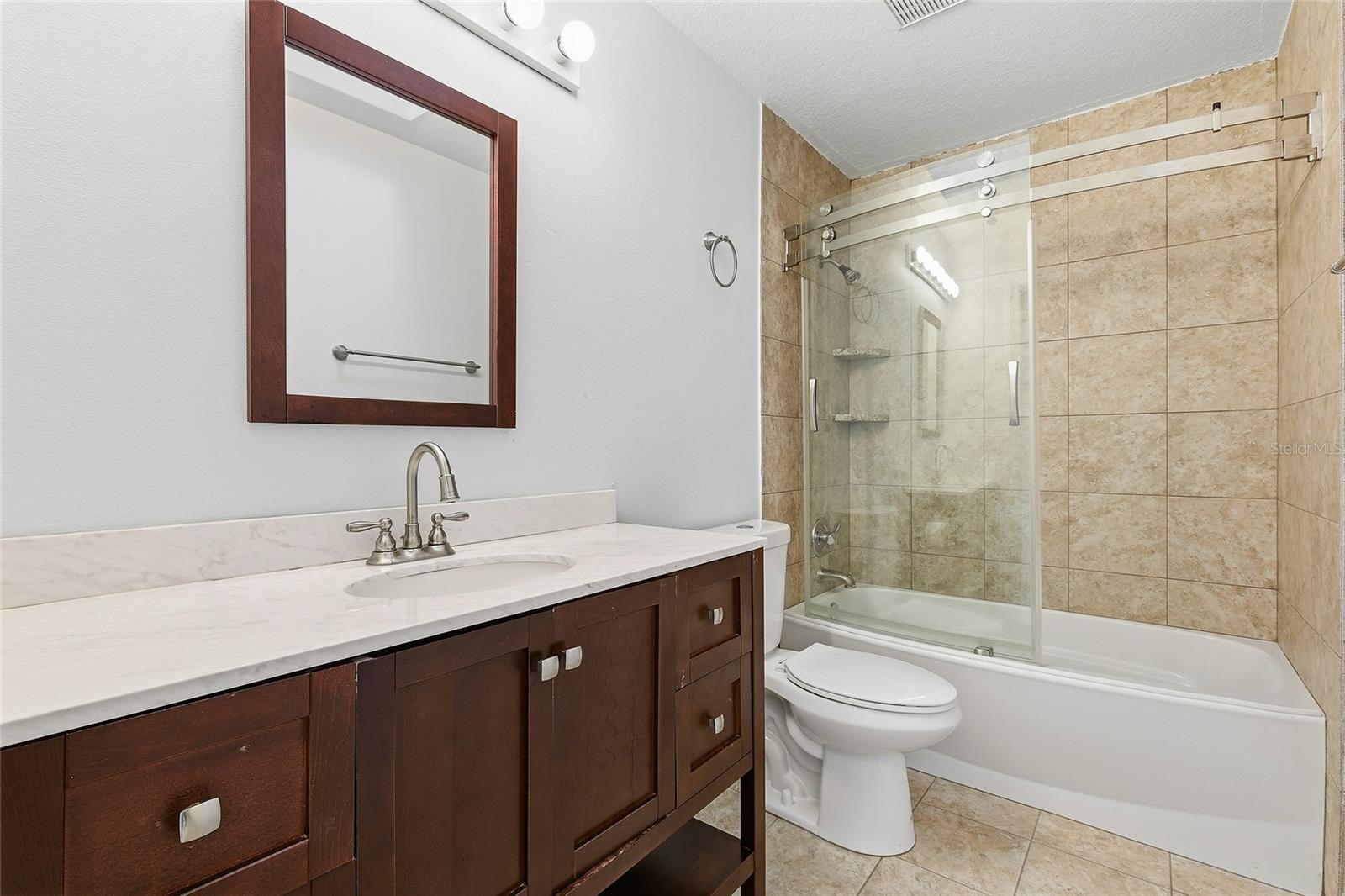 CITRUS MANOR - Residential