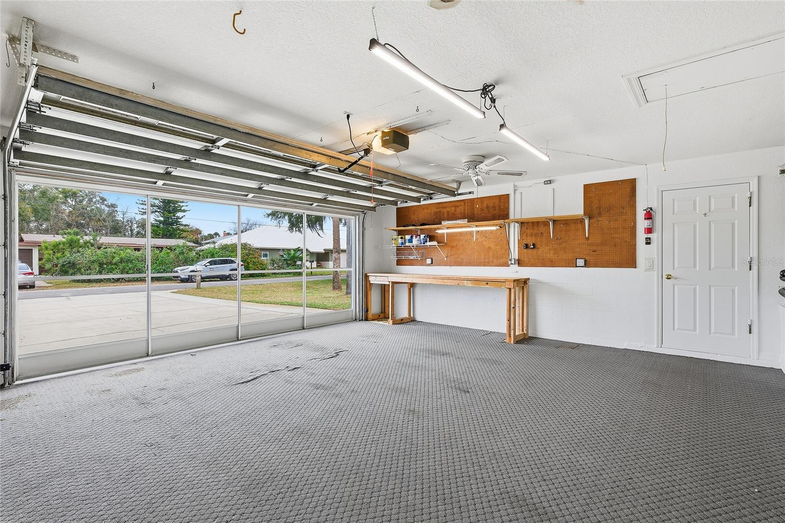 CITRUS MANOR - Residential