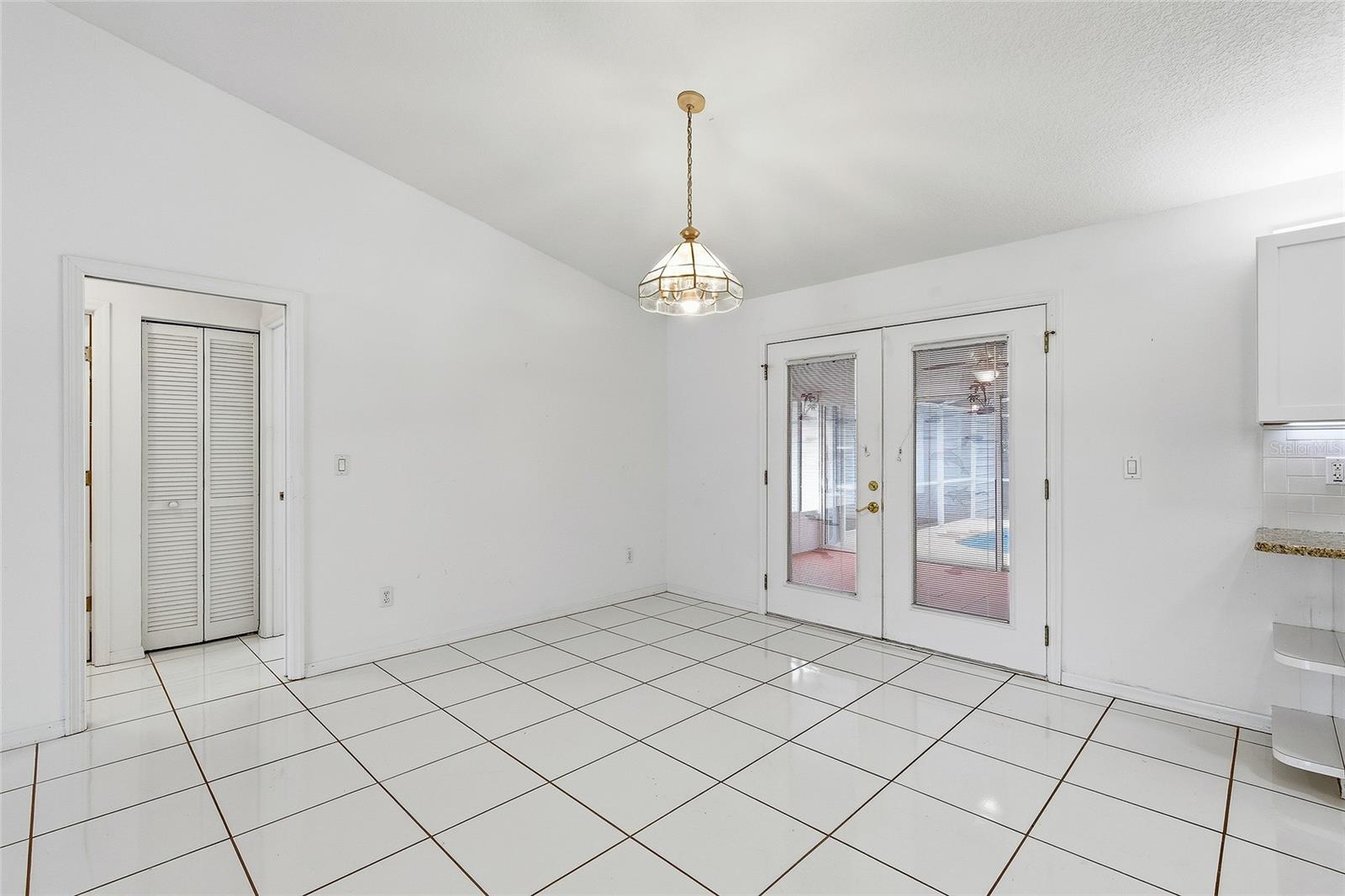 CITRUS MANOR - Residential