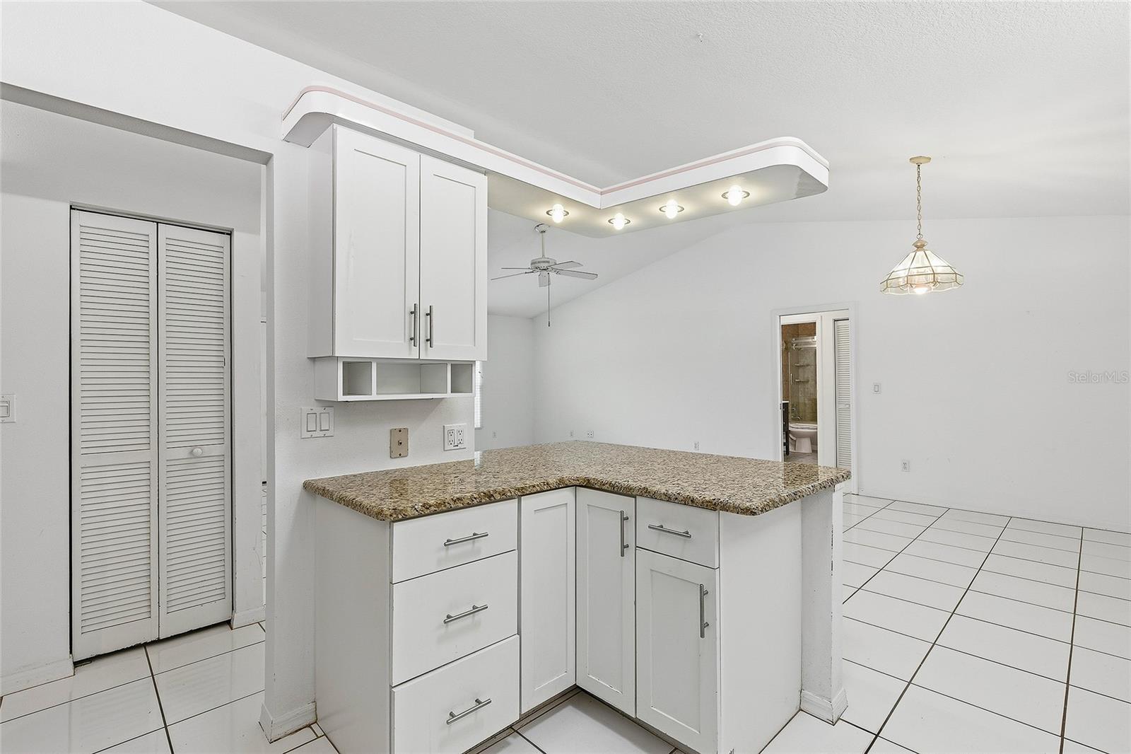 CITRUS MANOR - Residential