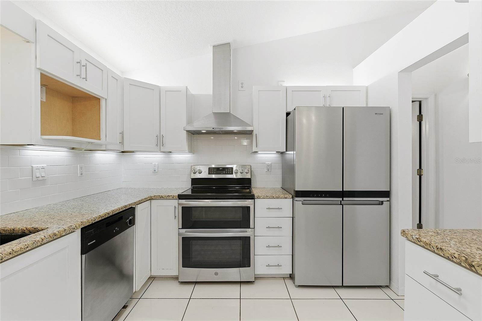 CITRUS MANOR - Residential