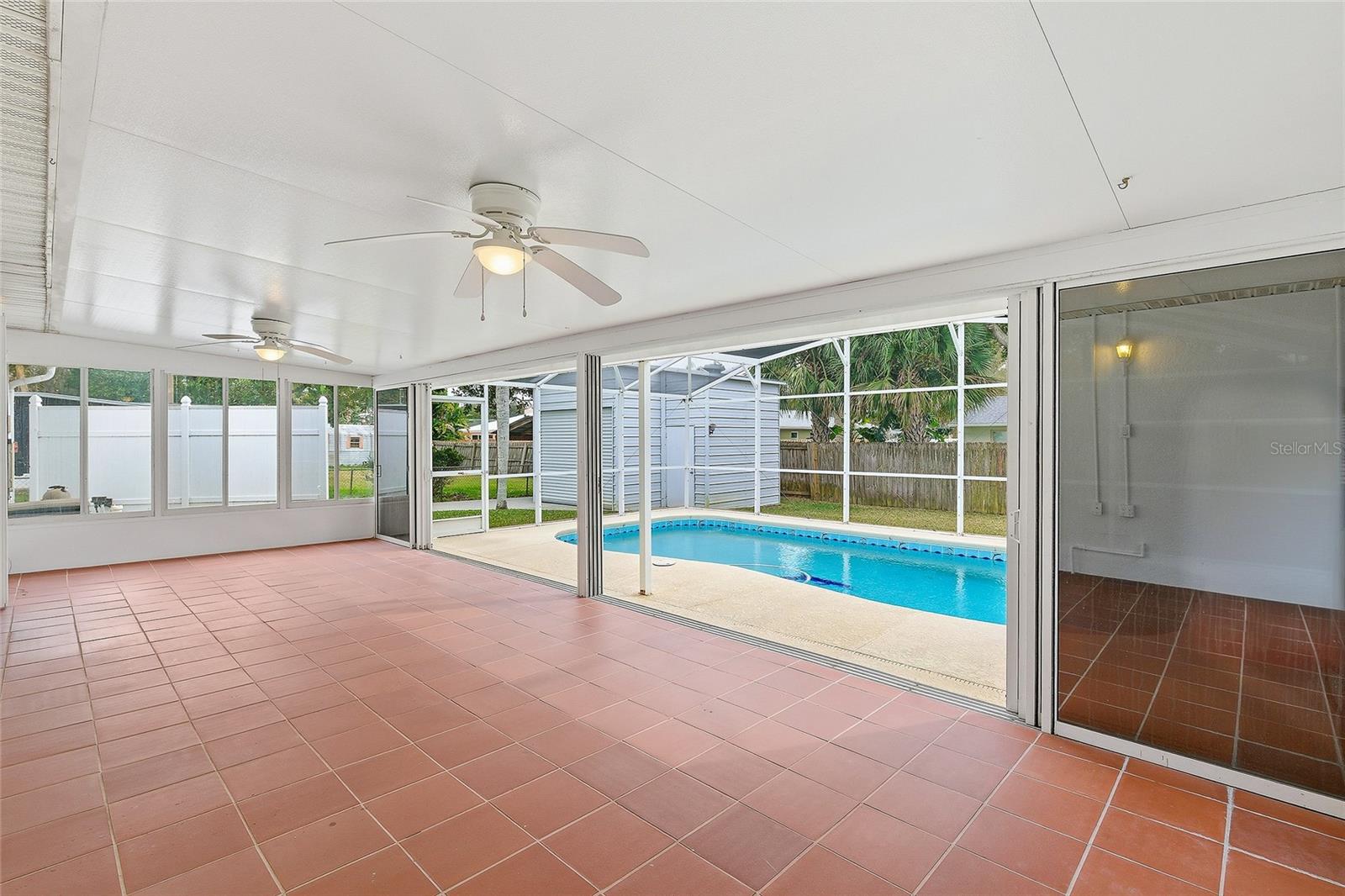 CITRUS MANOR - Residential