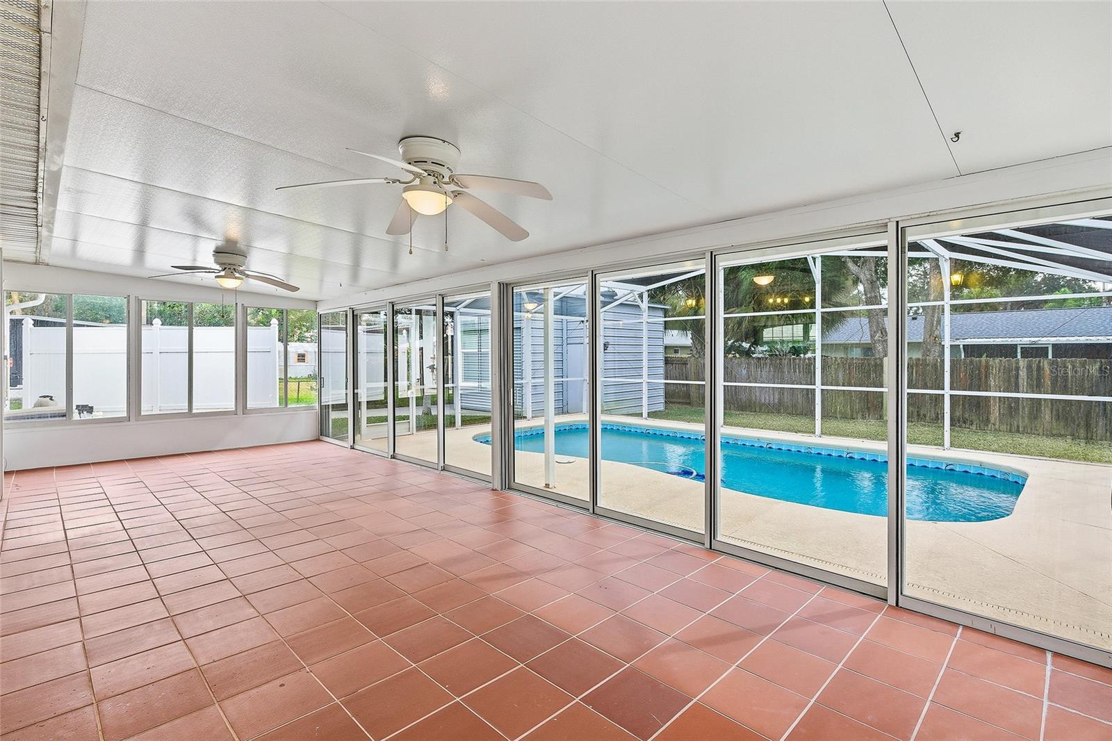 CITRUS MANOR - Residential