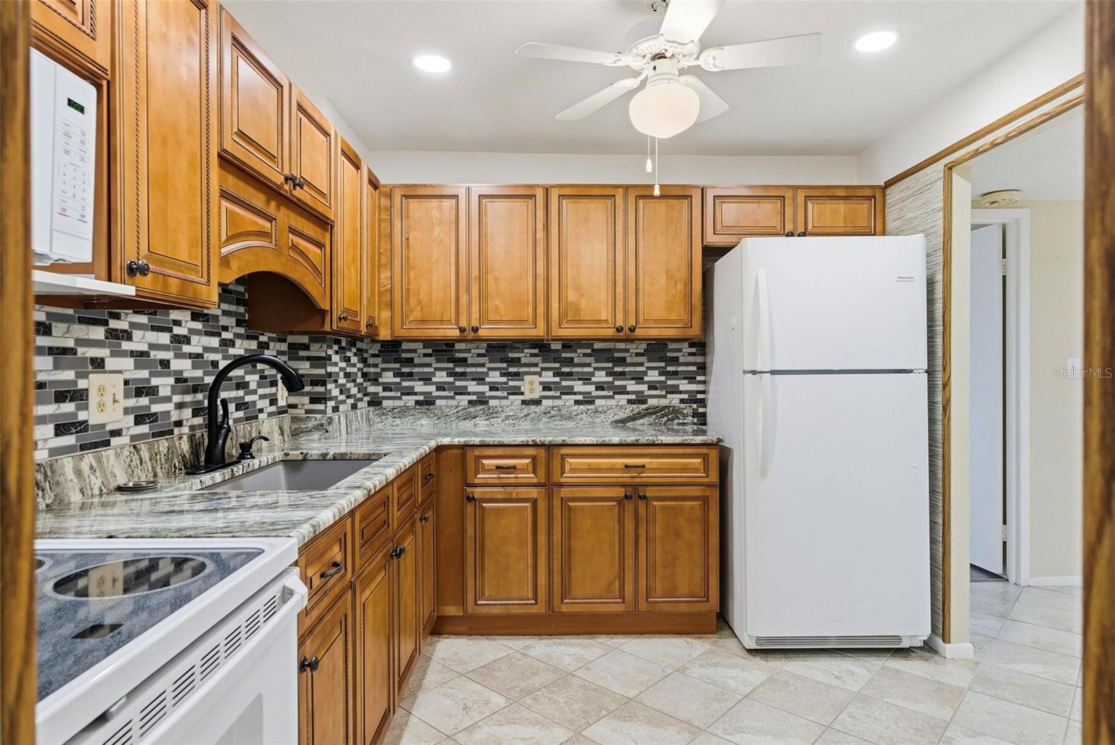 BAYSHORE BATH & TENNIS CLUB CONDO - Residential