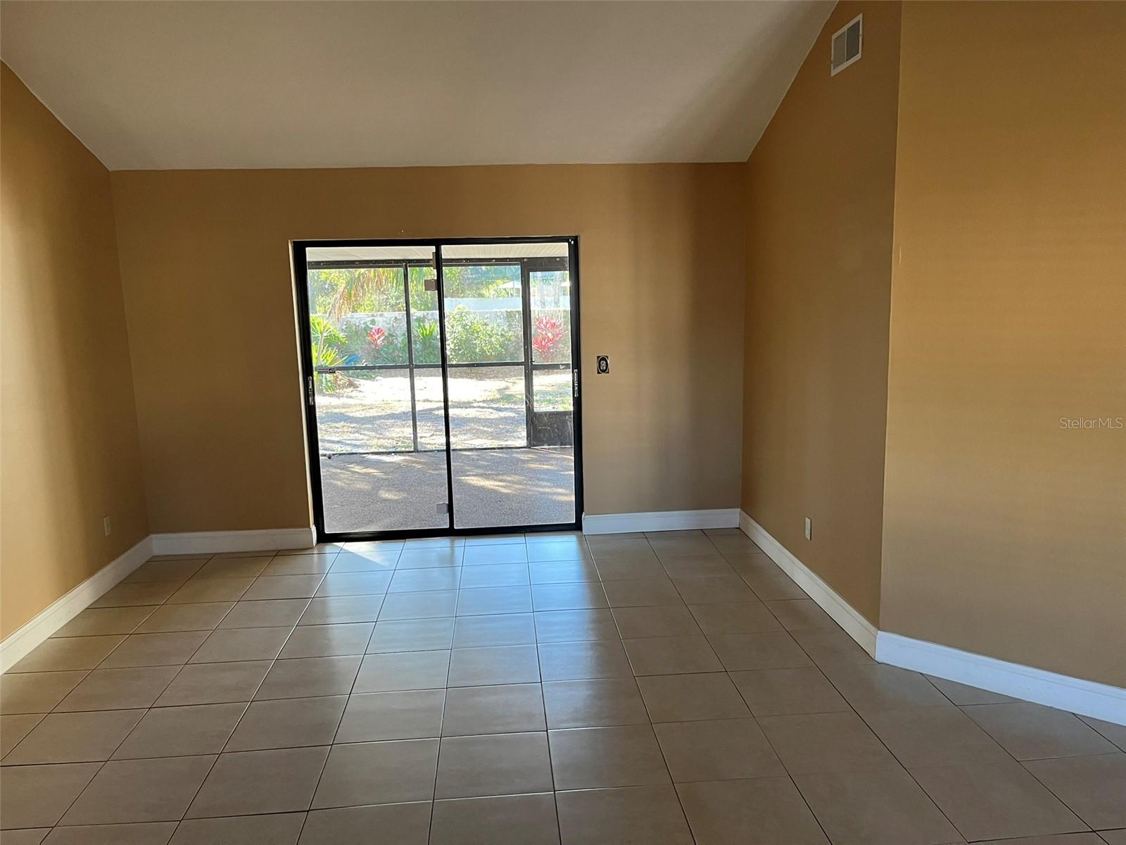 BLOOMINGDALE SEC F F - Residential