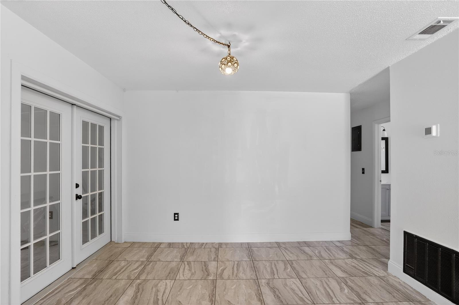 IVANHOE ESTATES - Residential