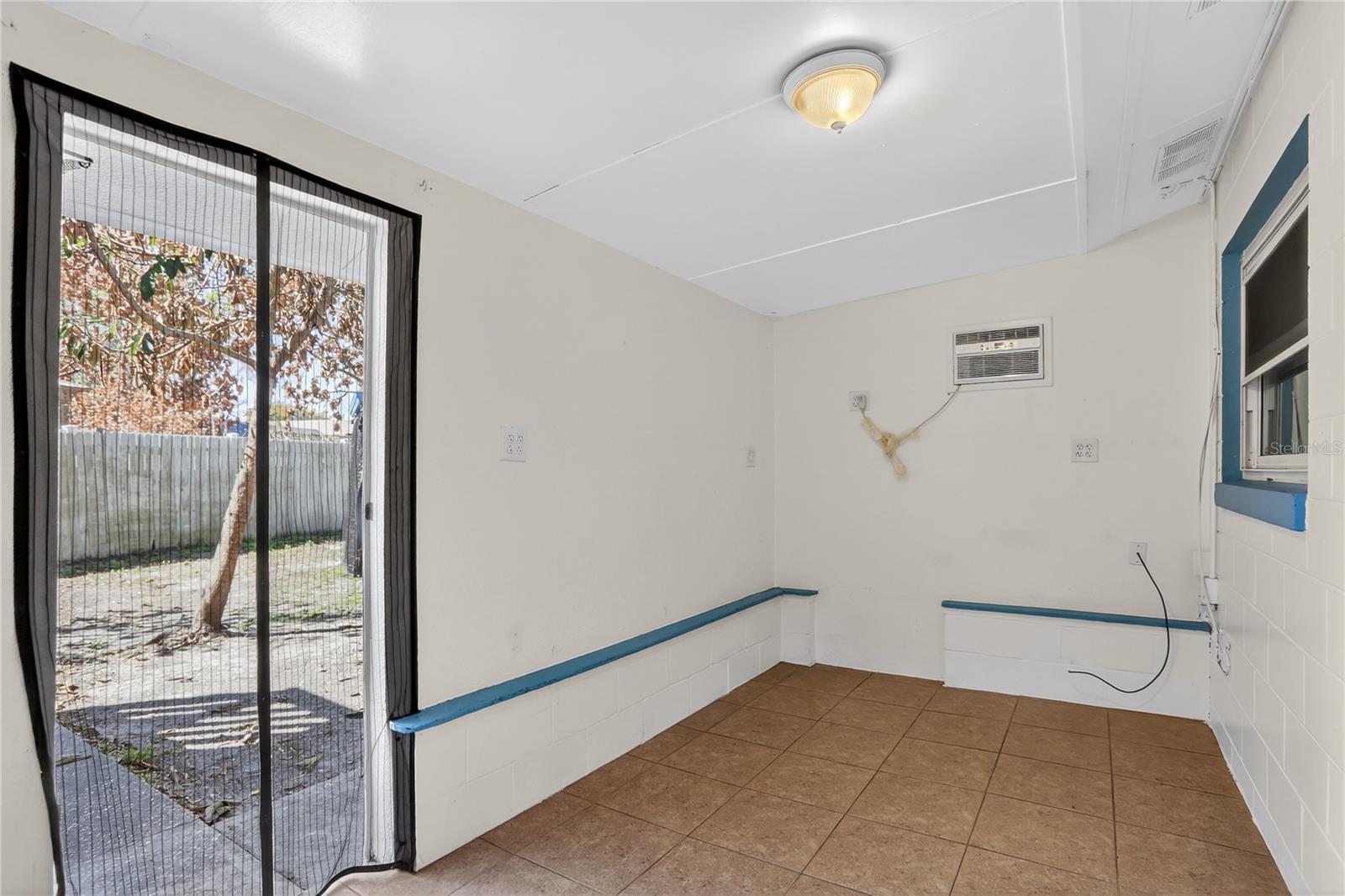 IVANHOE ESTATES - Residential