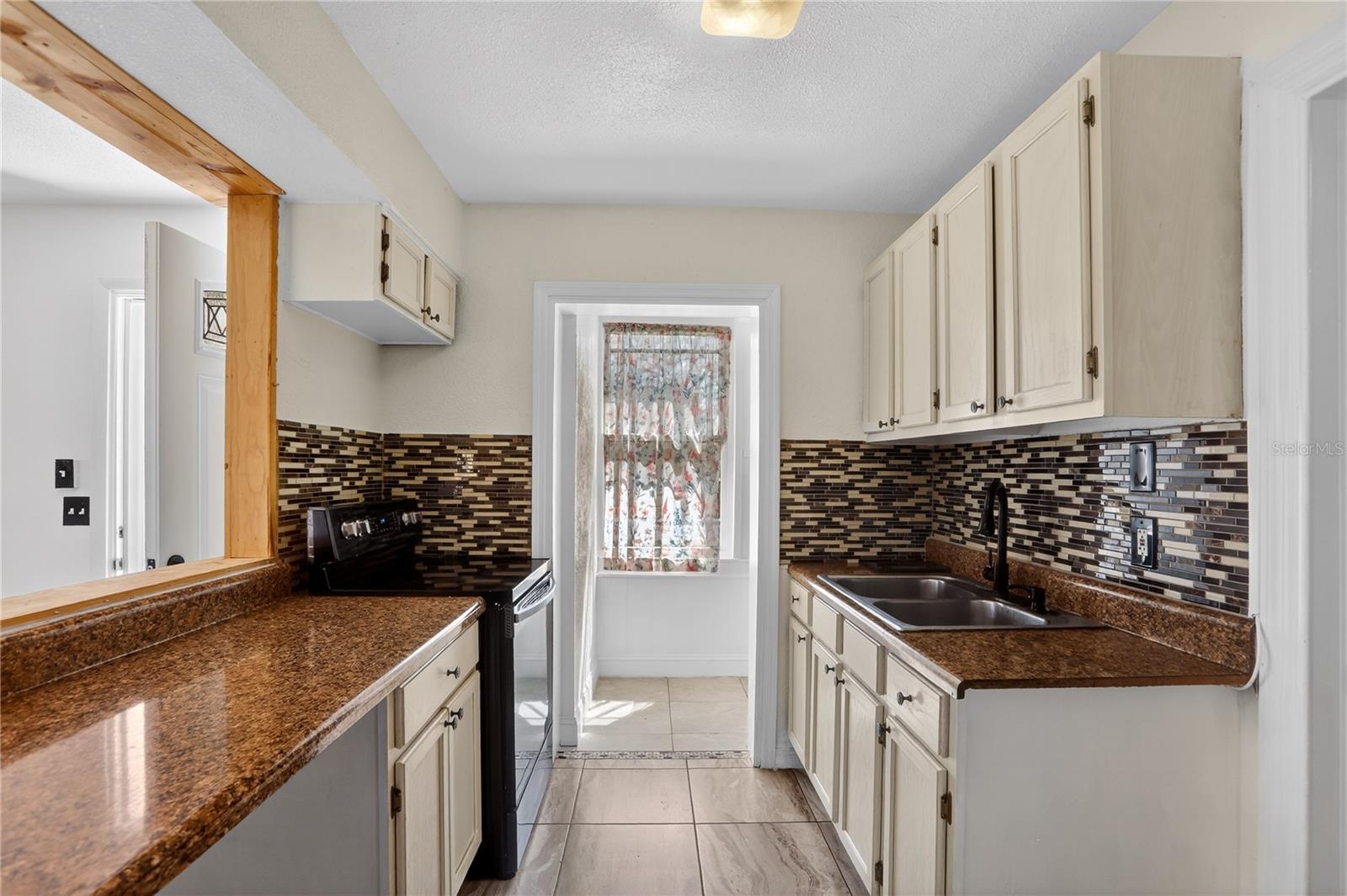 IVANHOE ESTATES - Residential