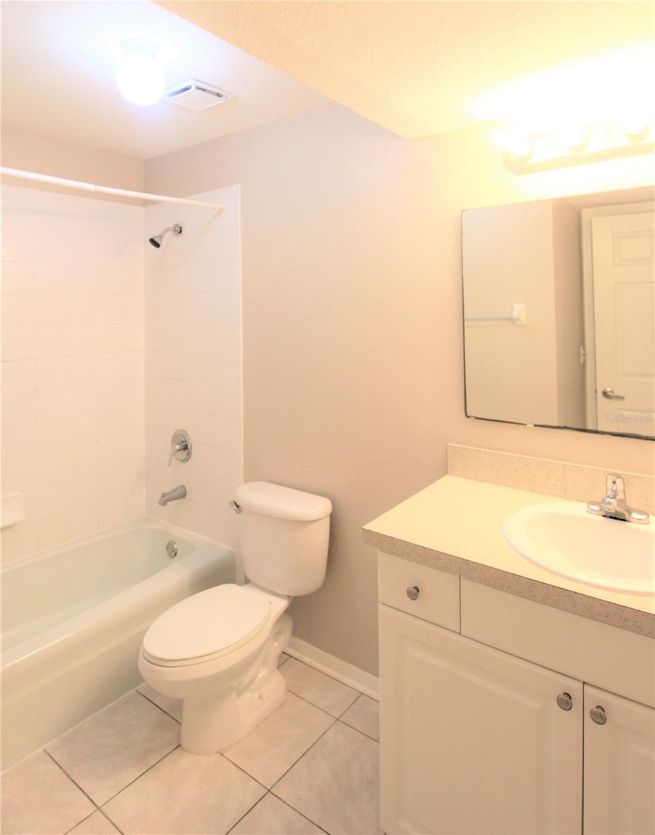 GARDEN WALK PH 1 - Residential Lease