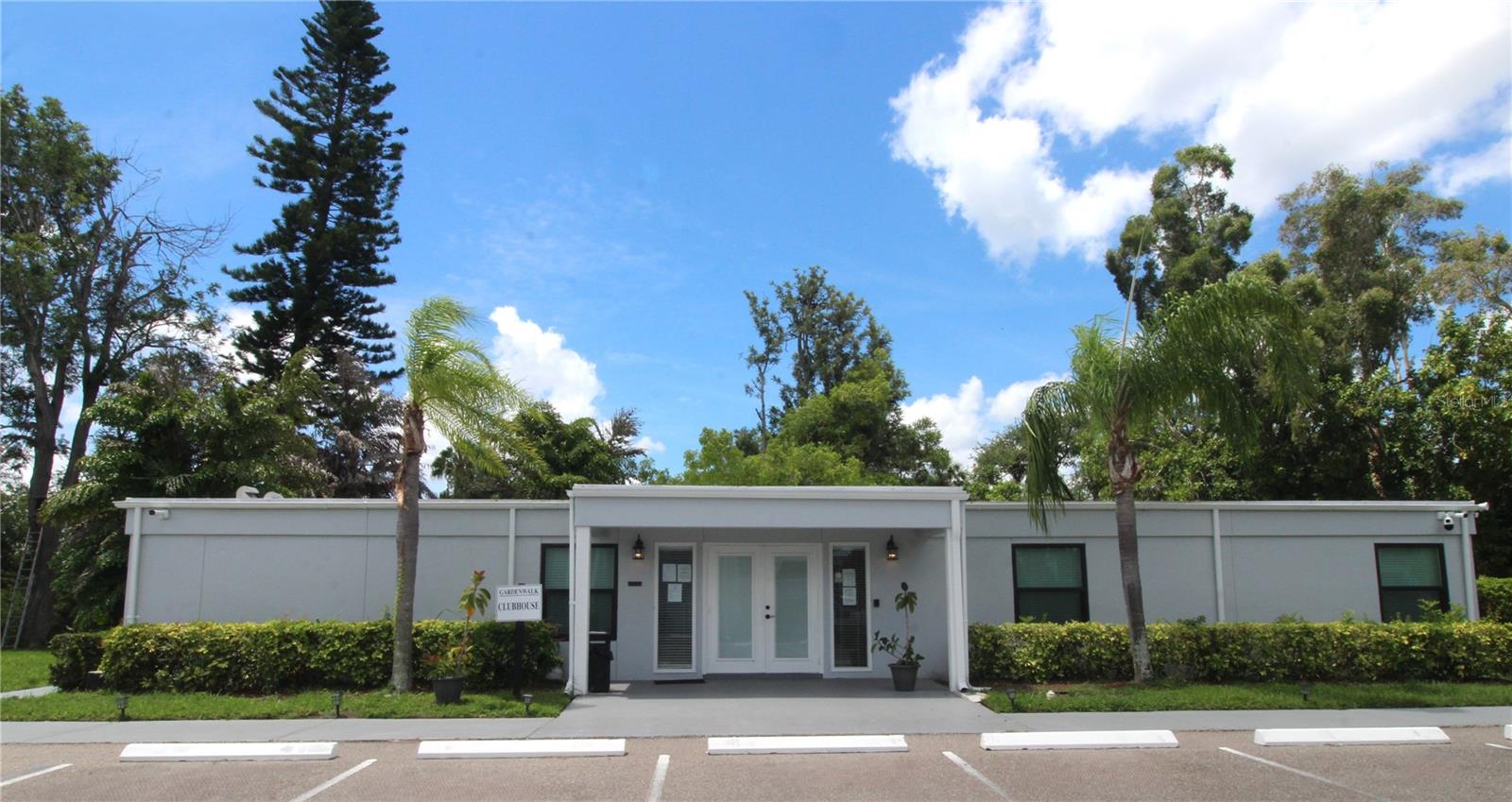 GARDEN WALK PH 1 - Residential Lease