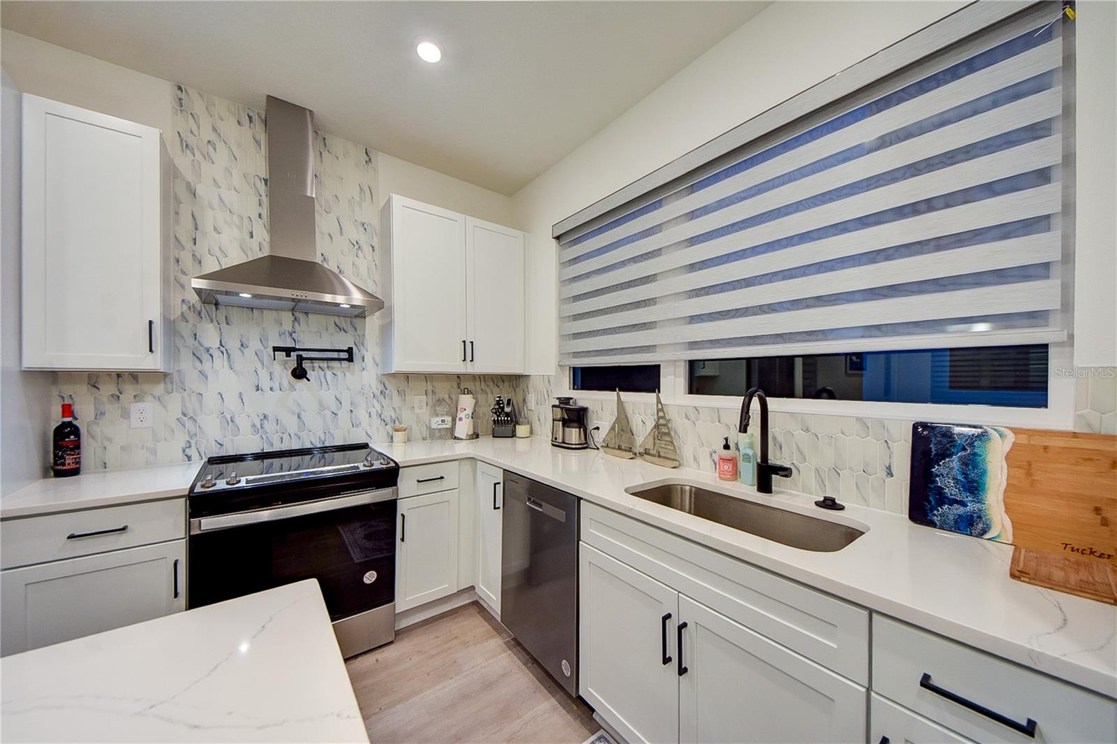 ALANTE TWNHMS - Residential Lease