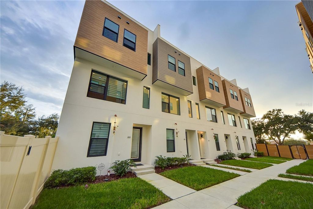 Photo of 323 15th Street N, St Petersburg, FL 33705 (MLS # TB8505690)