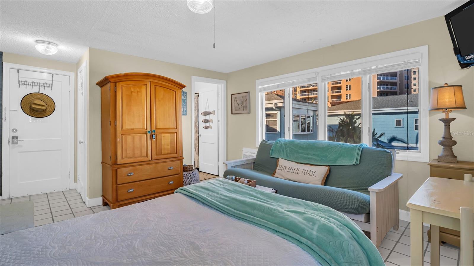 483 E SHORE DRIVE D4