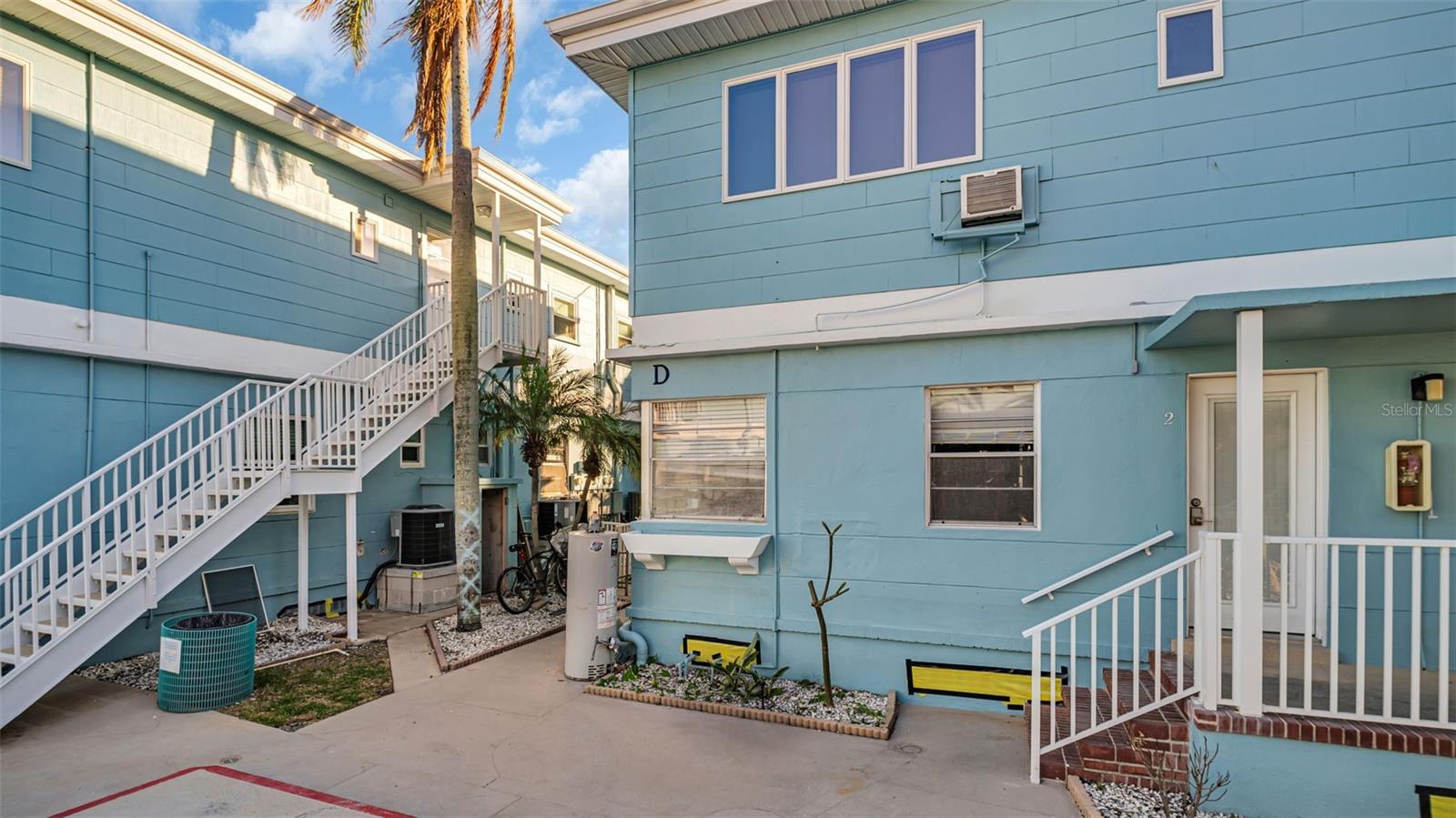 483 E SHORE DRIVE D4