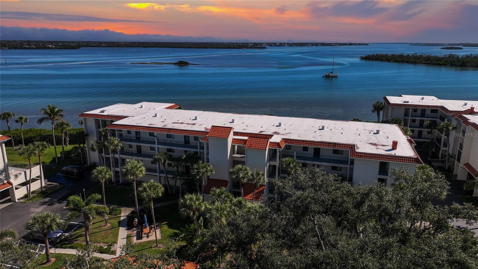 SANDPIPER KEY BLDG 05 - Residential