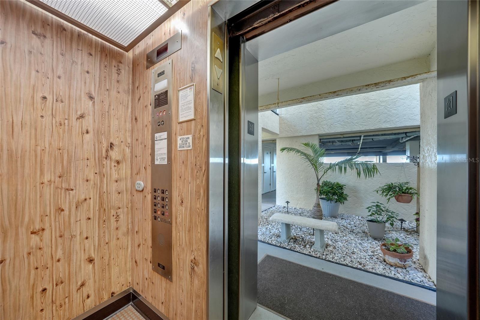 SANDPIPER KEY BLDG 05 - Residential