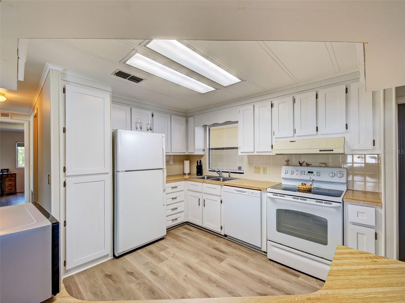 MAPLE LEAF ESTATES - Residential