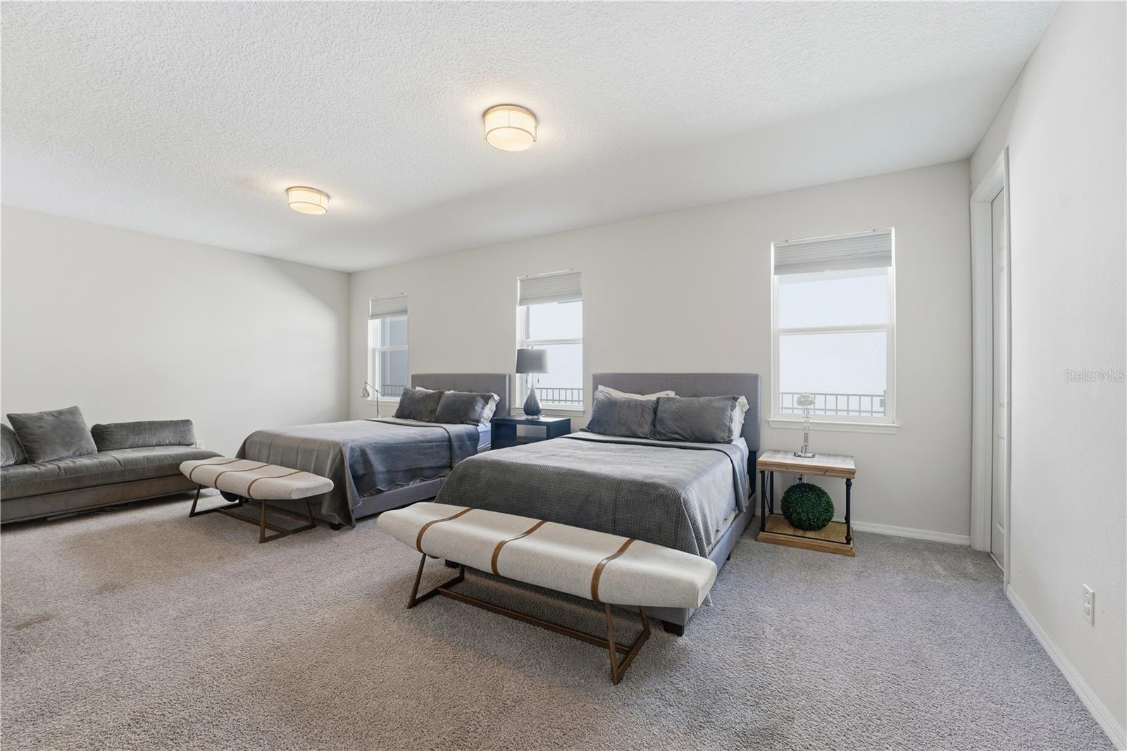 OXFORD CHASE - Residential