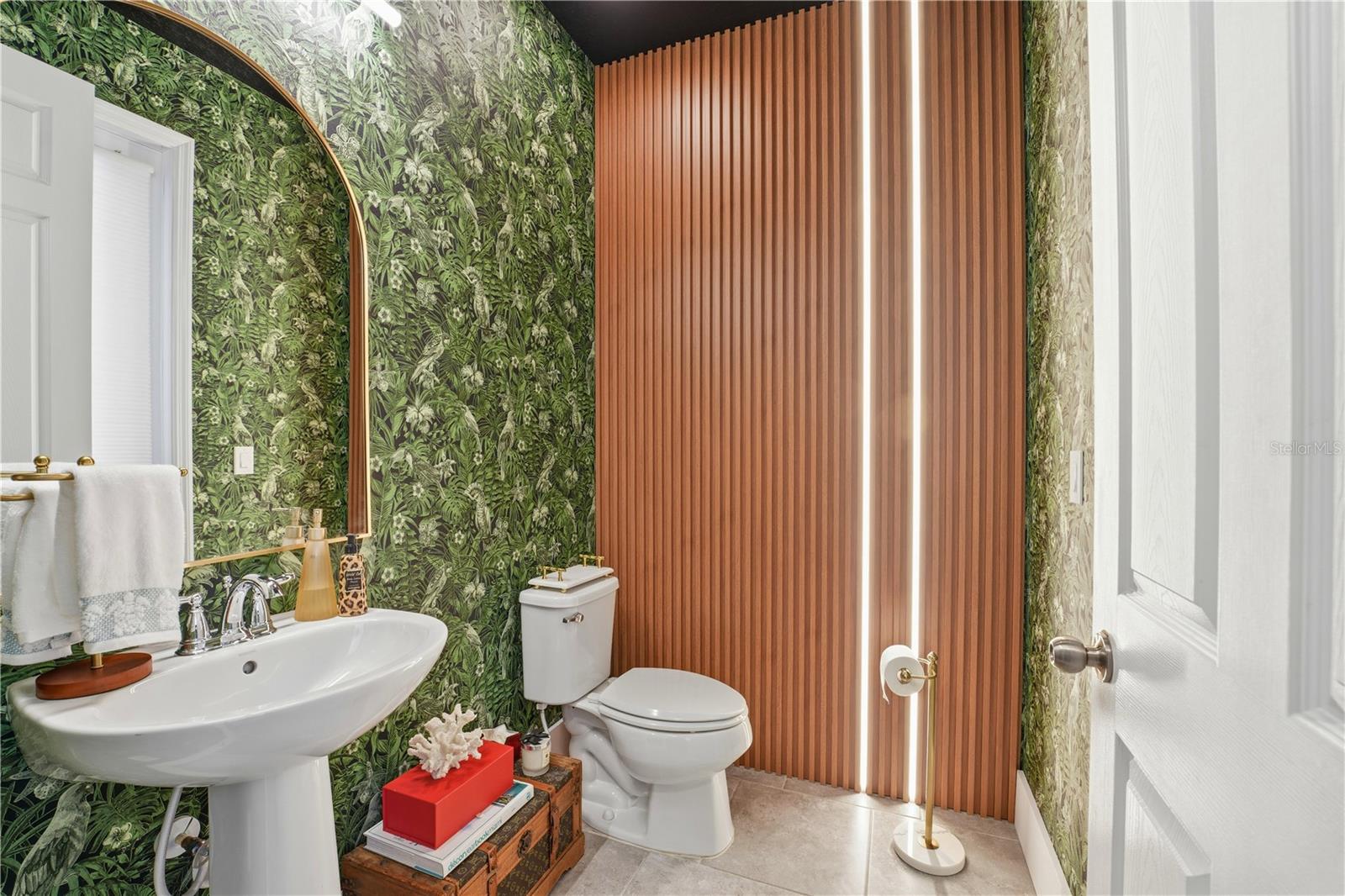 OXFORD CHASE - Residential