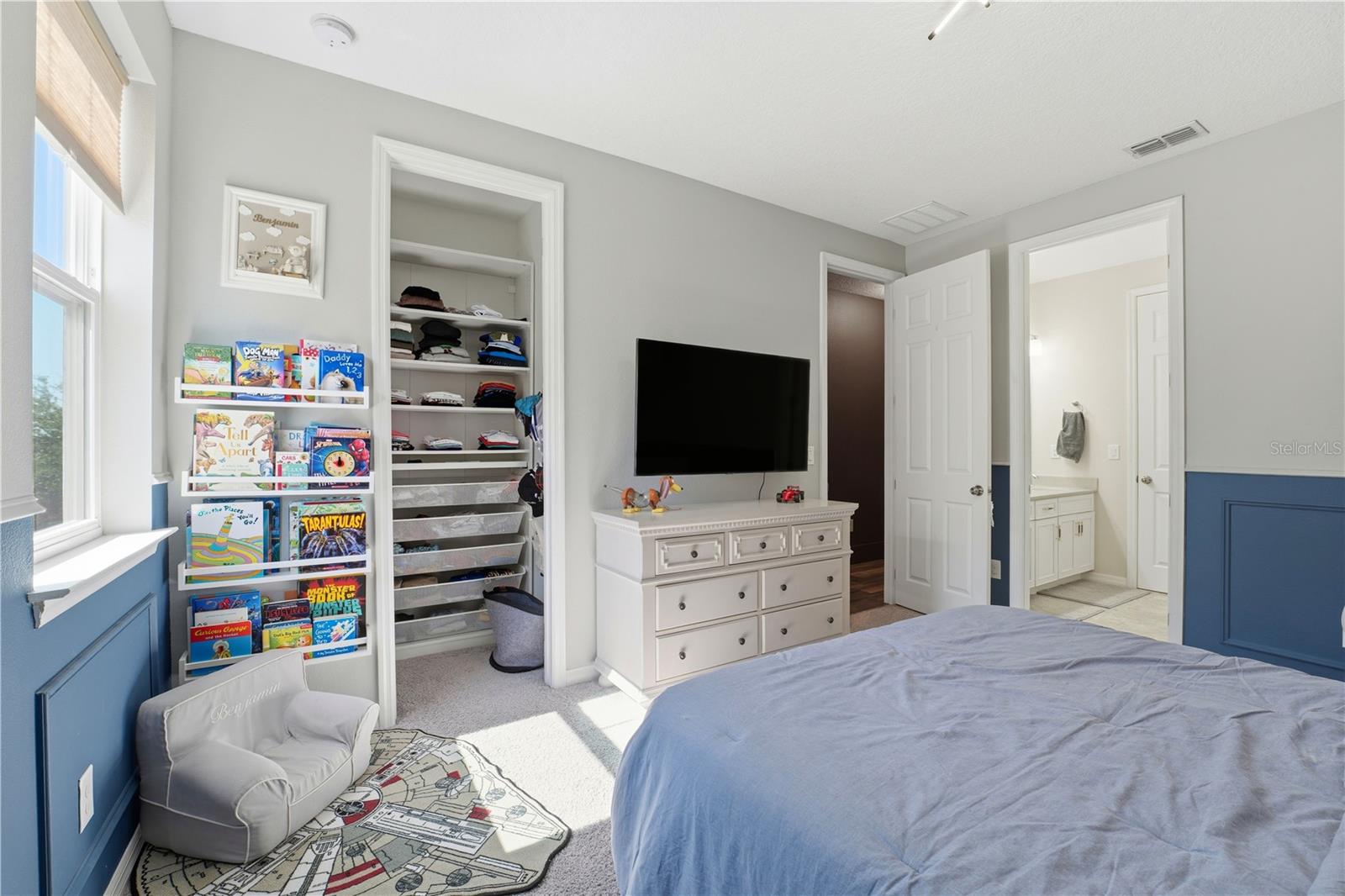 OXFORD CHASE - Residential