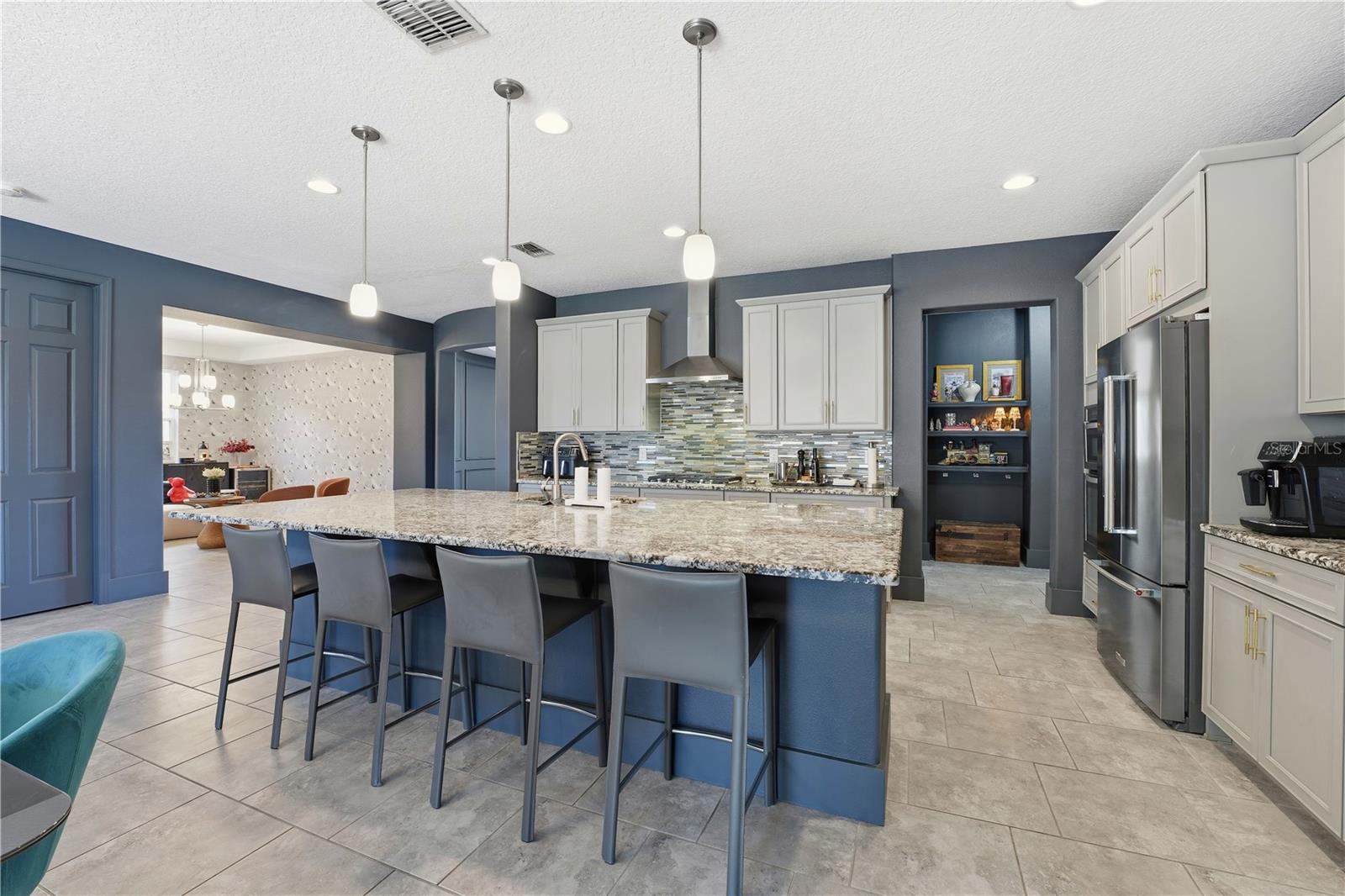 OXFORD CHASE - Residential