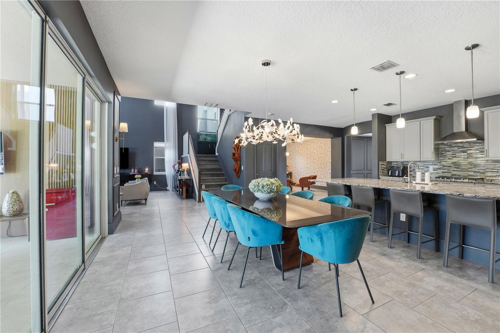 OXFORD CHASE - Residential