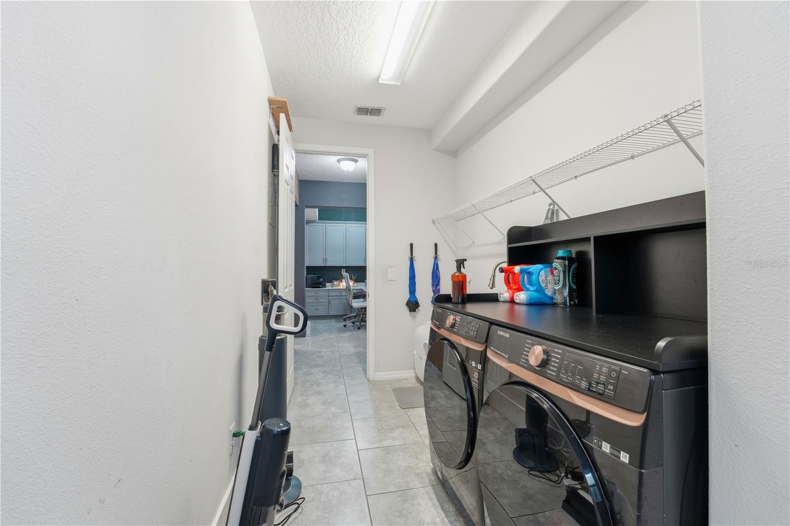 OXFORD CHASE - Residential