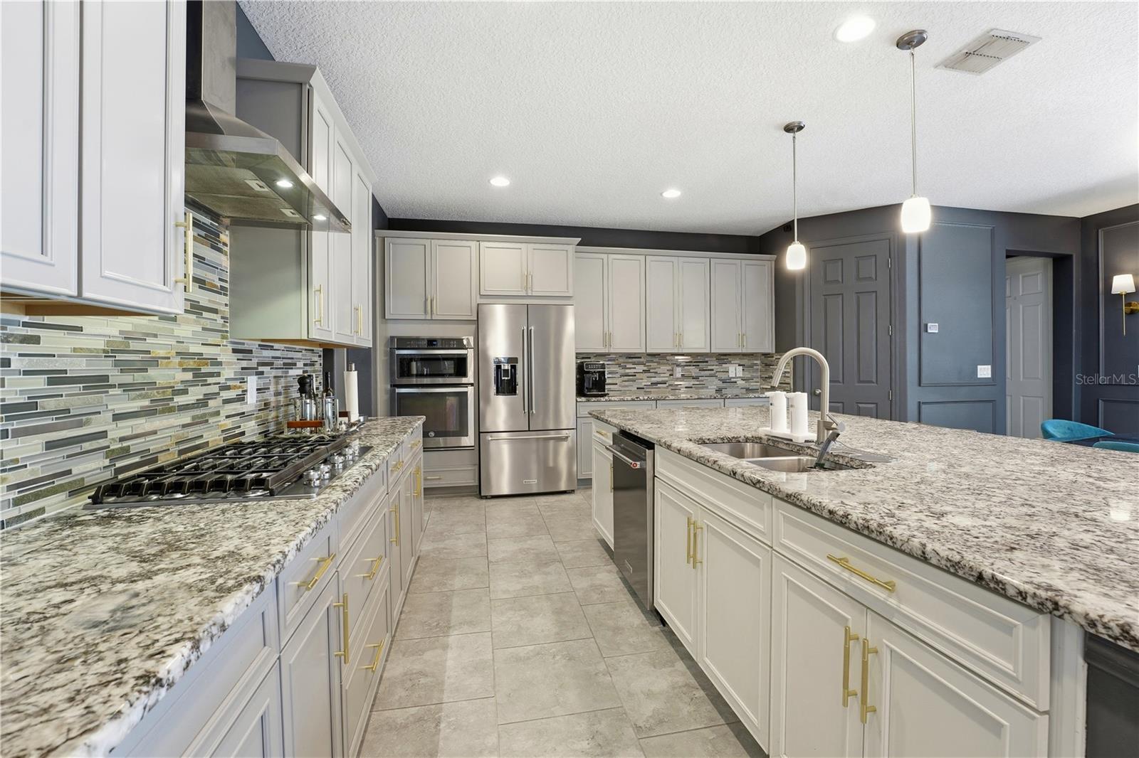 OXFORD CHASE - Residential