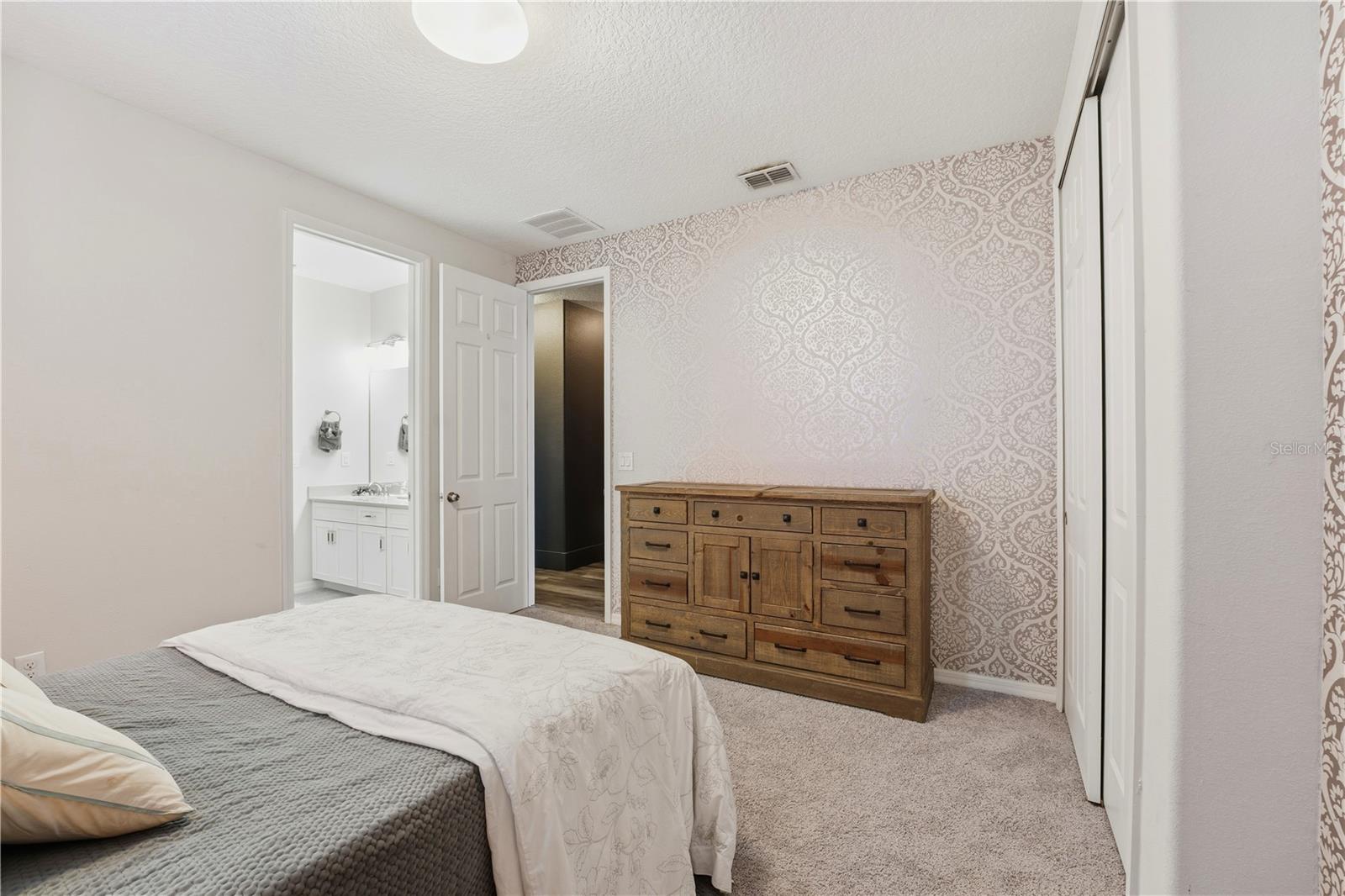 OXFORD CHASE - Residential