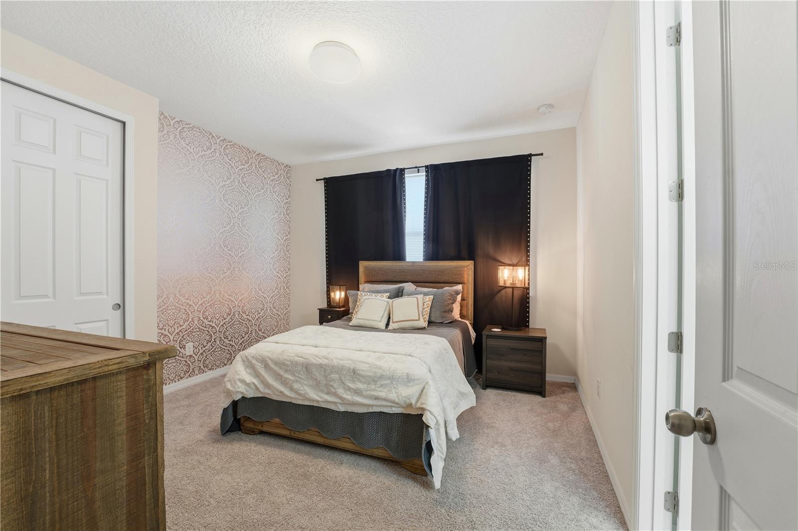 OXFORD CHASE - Residential