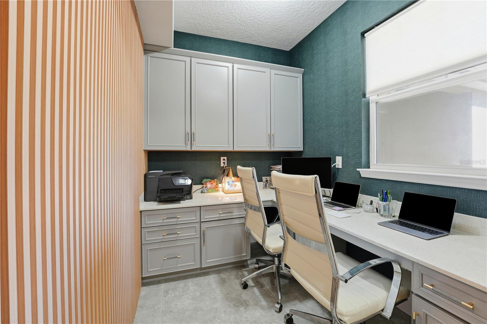 OXFORD CHASE - Residential