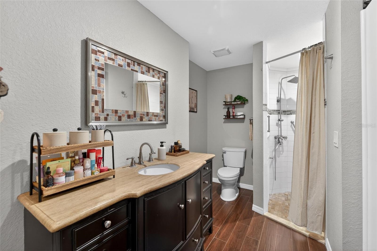 ROLLING MEADOWS - Residential