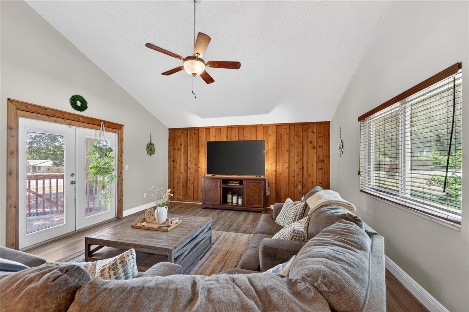 ROLLING MEADOWS - Residential