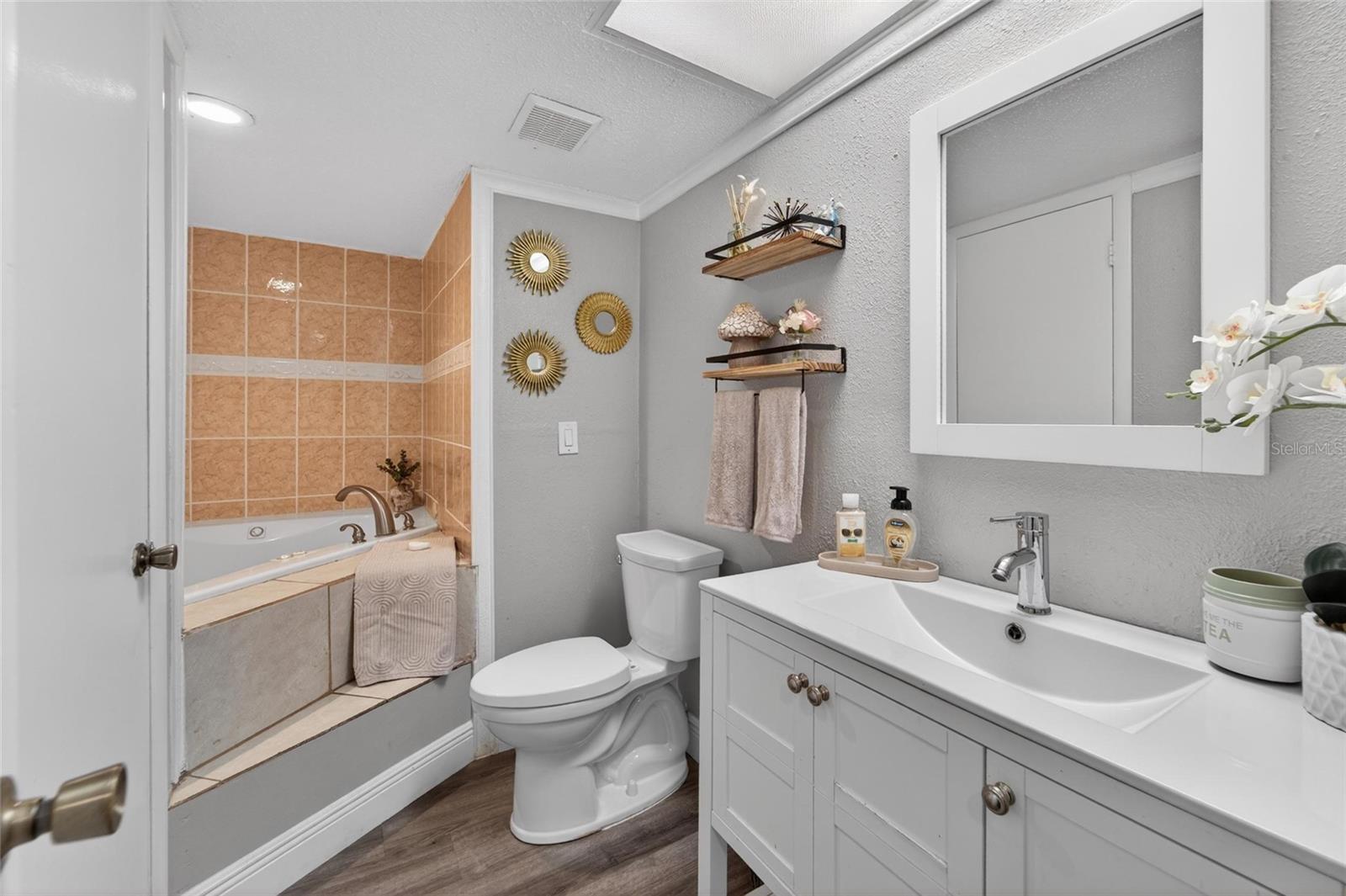 ROLLING MEADOWS - Residential