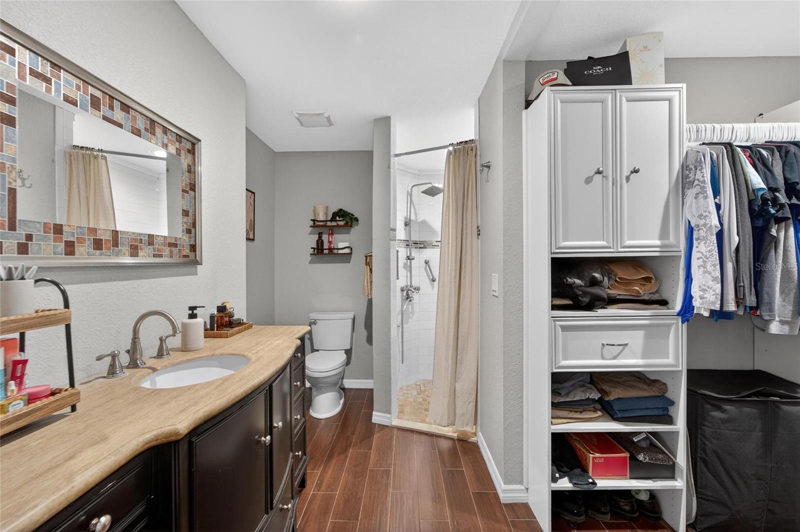 ROLLING MEADOWS - Residential