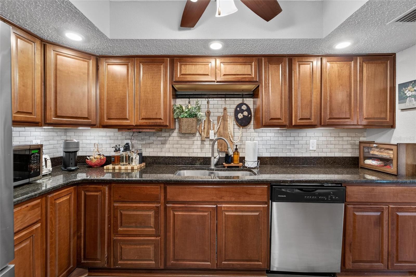 ROLLING MEADOWS - Residential