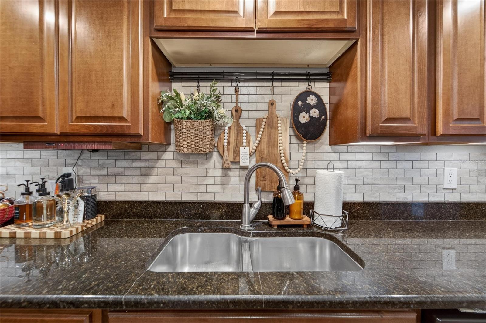 ROLLING MEADOWS - Residential