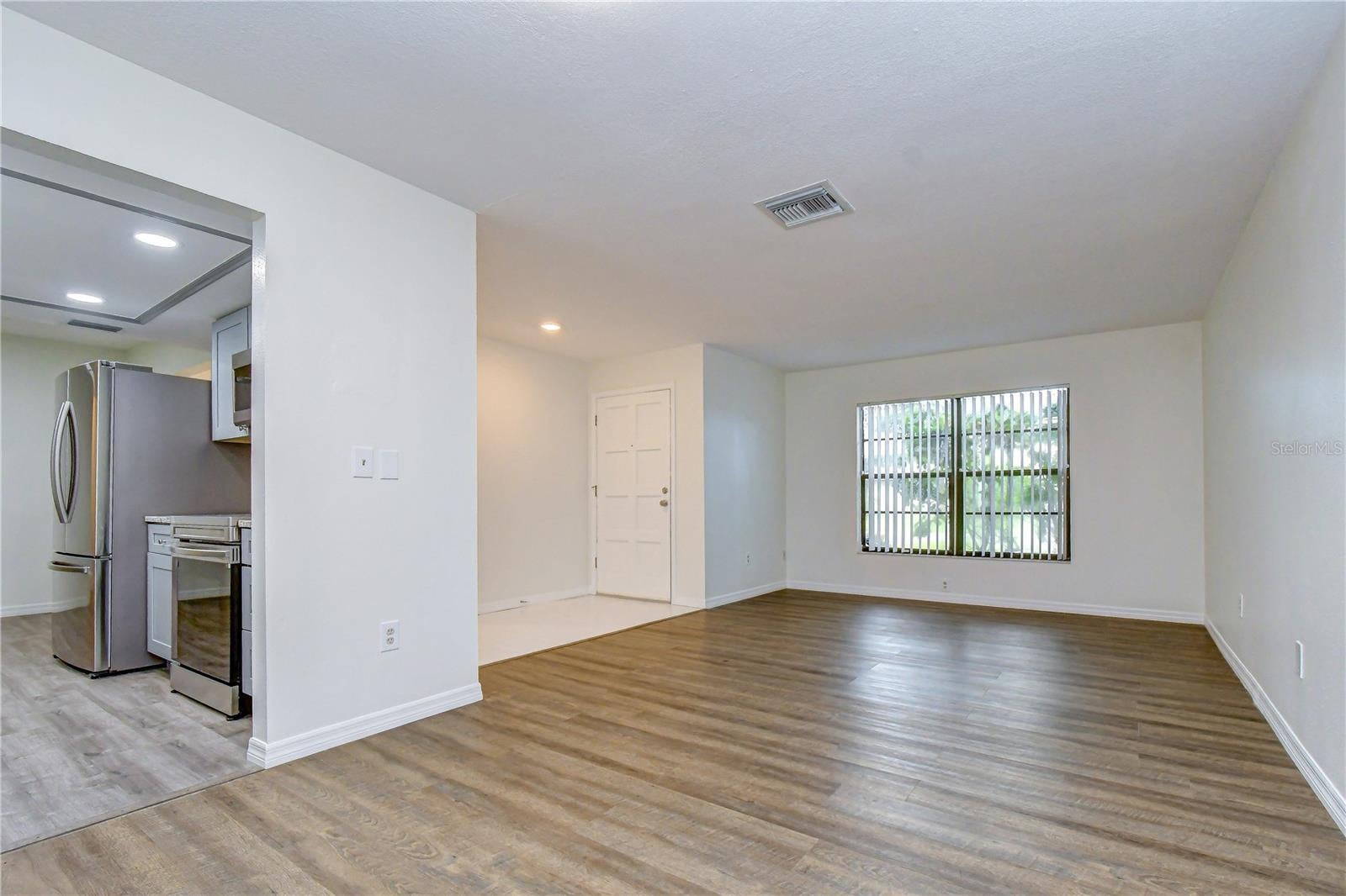 16122 OAKMANOR DRIVE