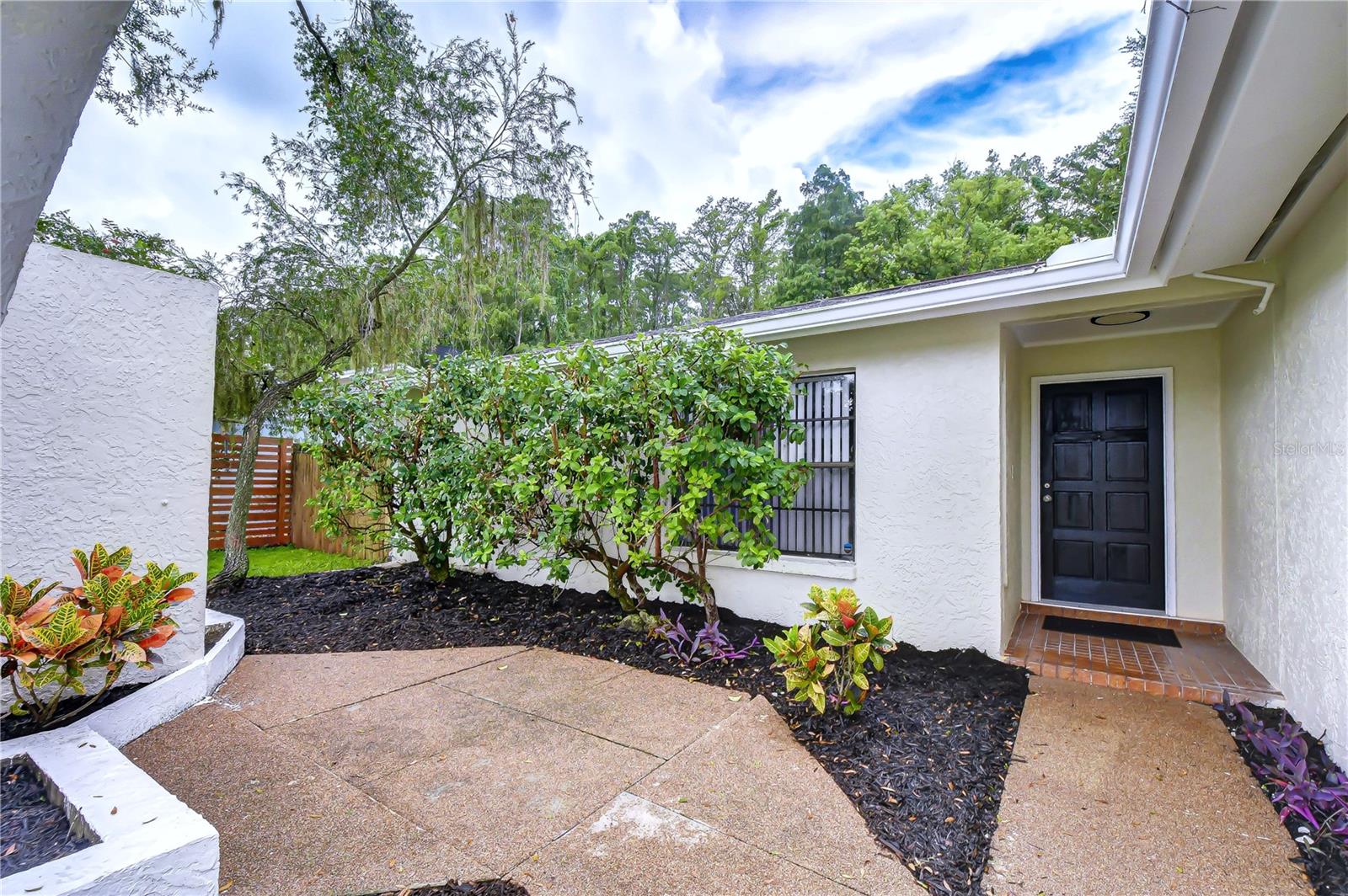 16122 OAKMANOR DRIVE