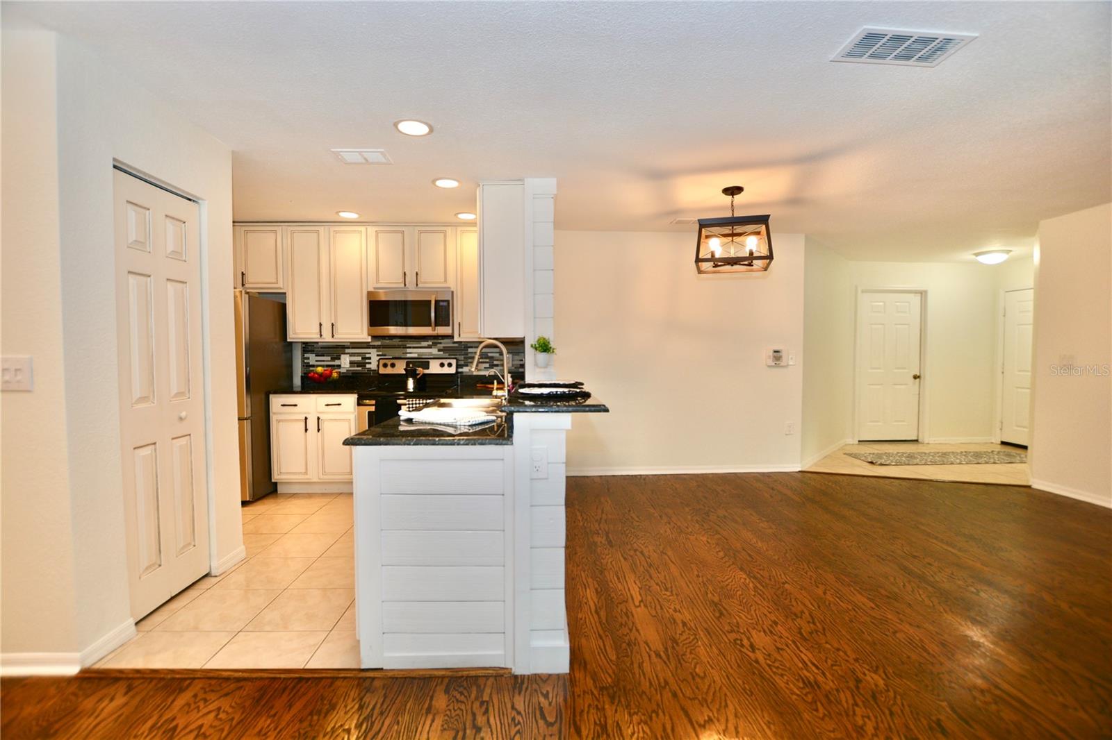 ISLAND WALK A CONDO - Residential Lease